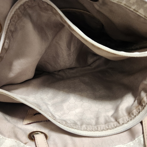 Large Michael Kors tote and matching wallet - Picture 12 of 16